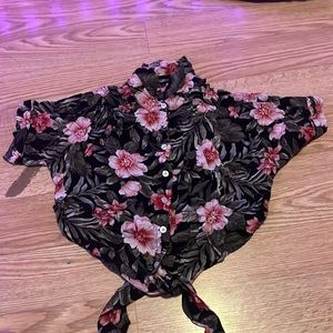 Hawaiian cropped shirt